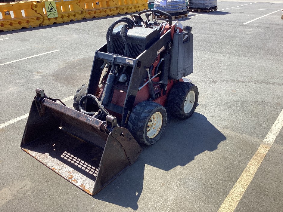 Toro W320-D Series II Diesel Wheeled Mini Loader