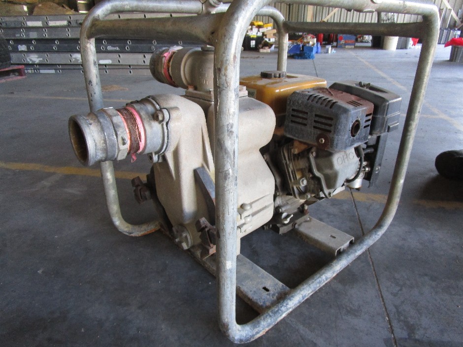 <p>Crommelins Petrol Powered Centrifugal Pump</p>