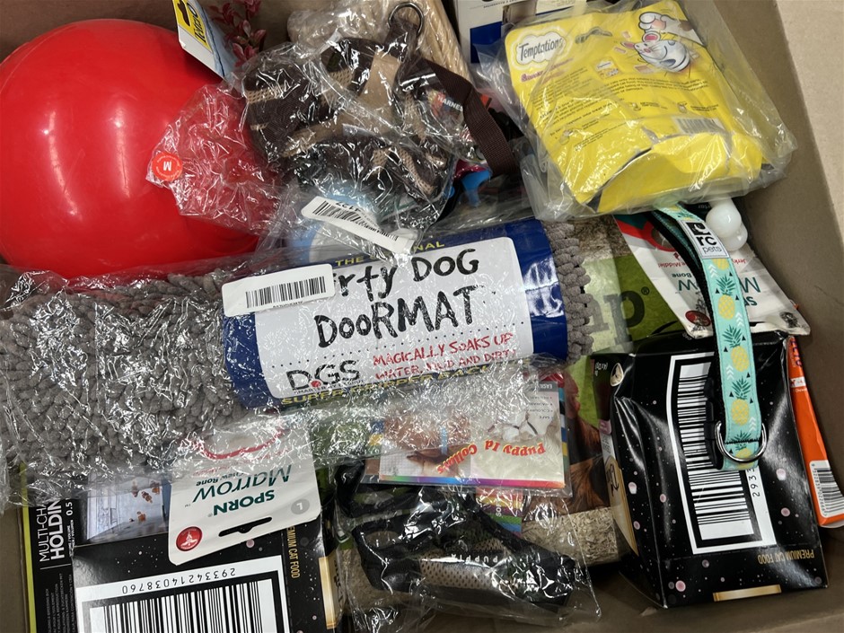12 x Assorted Pet products. NB: Photo as is. Some Not in Original Packaging