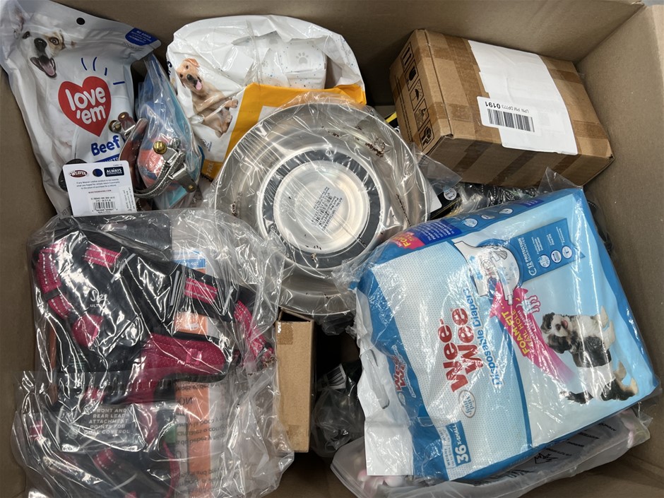 11 x Assorted Pet products. NB: Photo as is. Some Not in Original Packaging