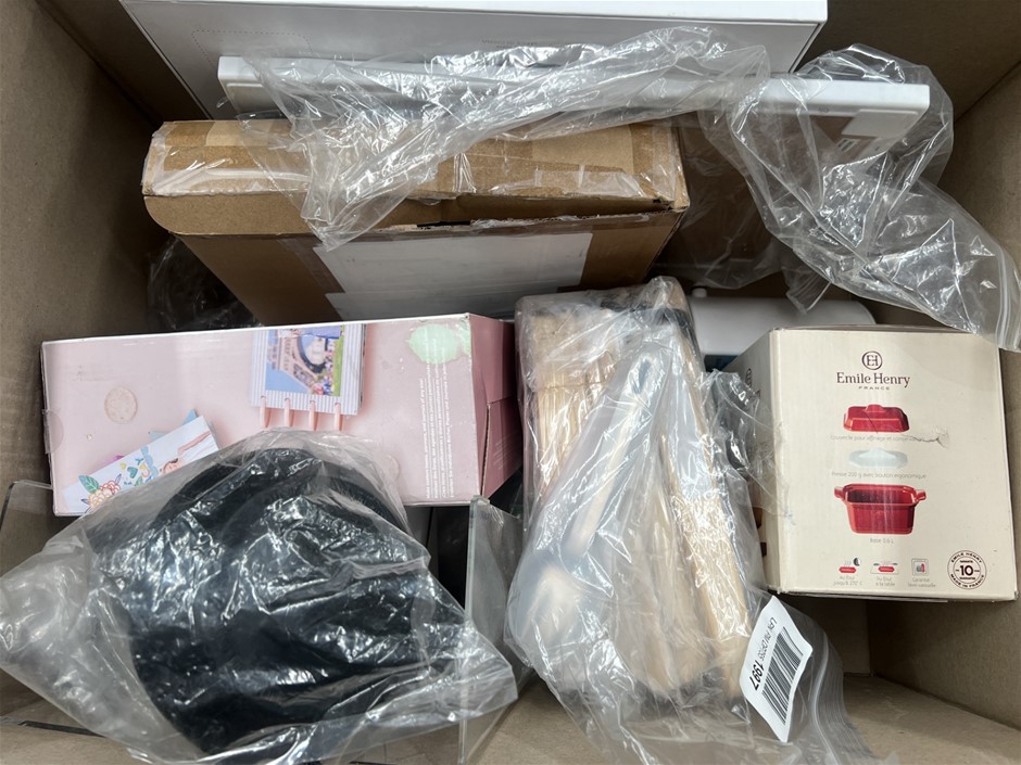 8 x Assorted Homeware Products. NB: Photo as is. Some Not in Original Packa