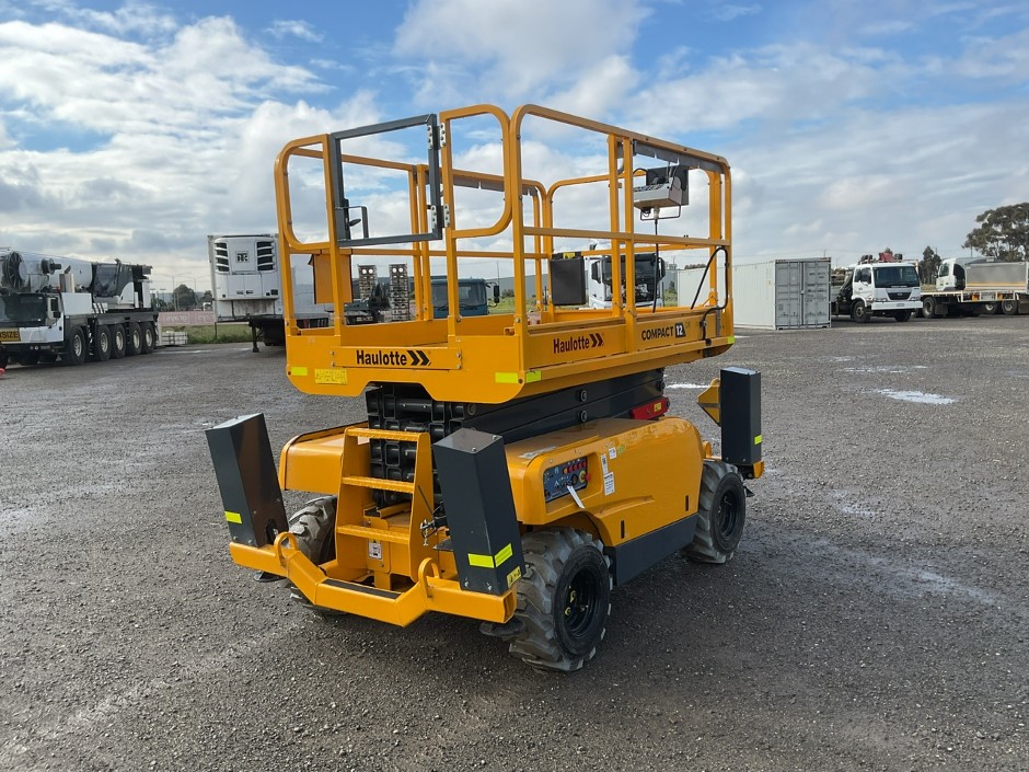 <p>2024 Haulotte Compact 12 Scissor Lift</p>