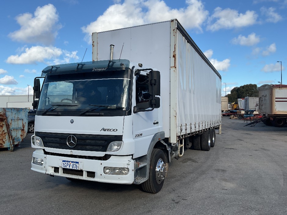 2007 Mercedes Benz Atego   6x2 Curtainsider