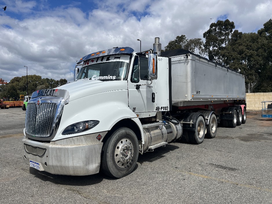 <p>2017 International Prostar with Side Tipper   6x4 Tipper</p>