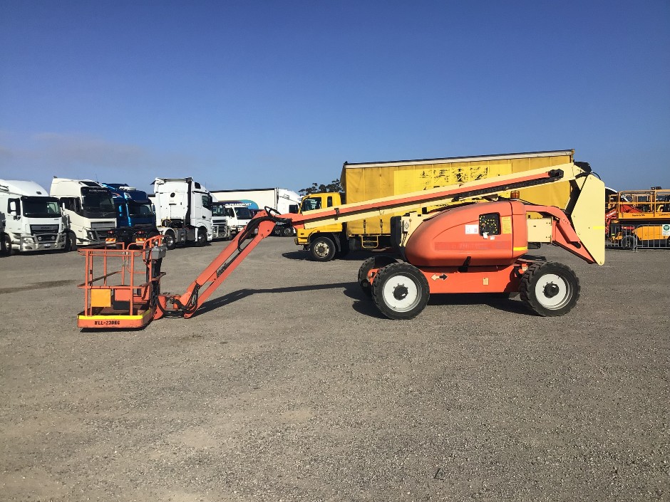 <p>2005 JLG 600AJ Knuckle Boom</p>