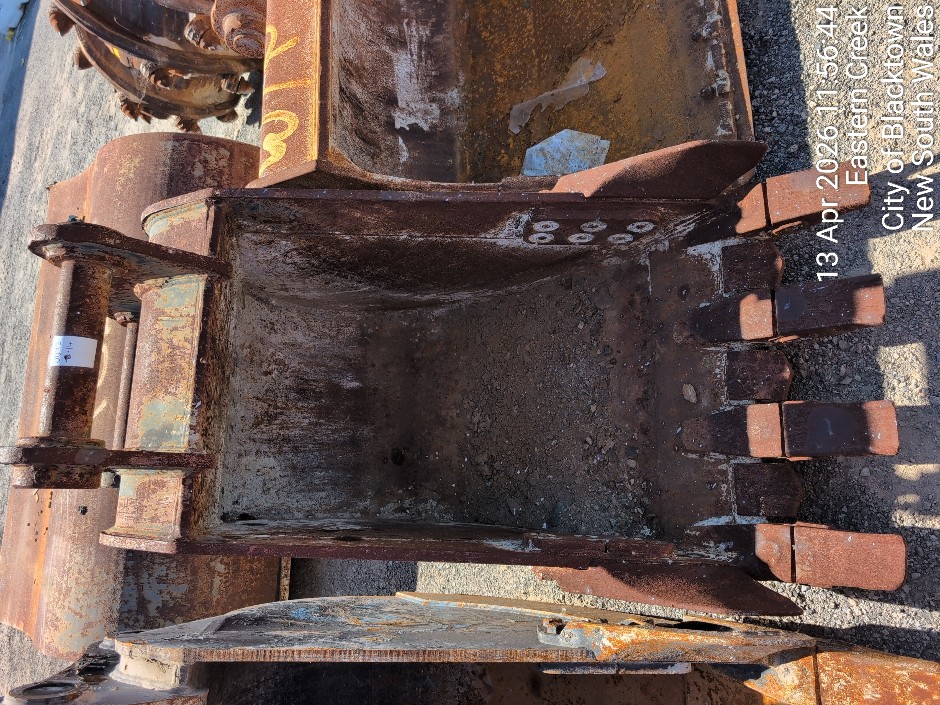 <p>EXCAVATOR BUCKET (Site ID: 95.14)</p>
