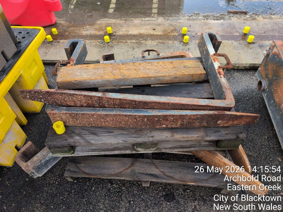 <p>FORKS (TELEHANDLER) (Site ID: 223)</p>