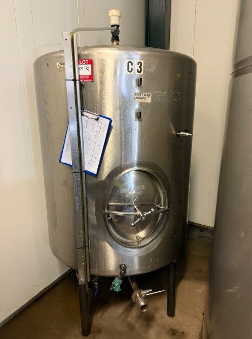 <p>1200 Litre Stainless Steel Storage Tank</p>
