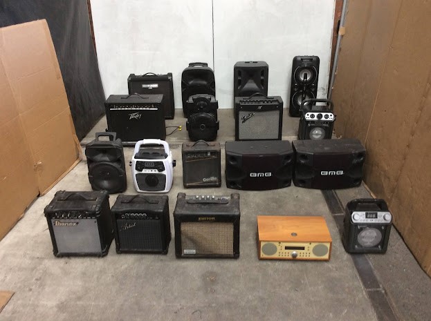 Behringer/Fender Mixed Brand and Model Guitar Amps/PA Speakers