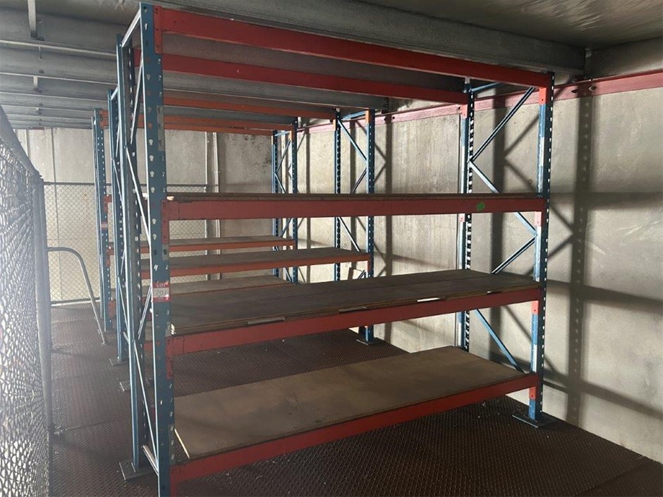 3x Bays of pallet racking.
