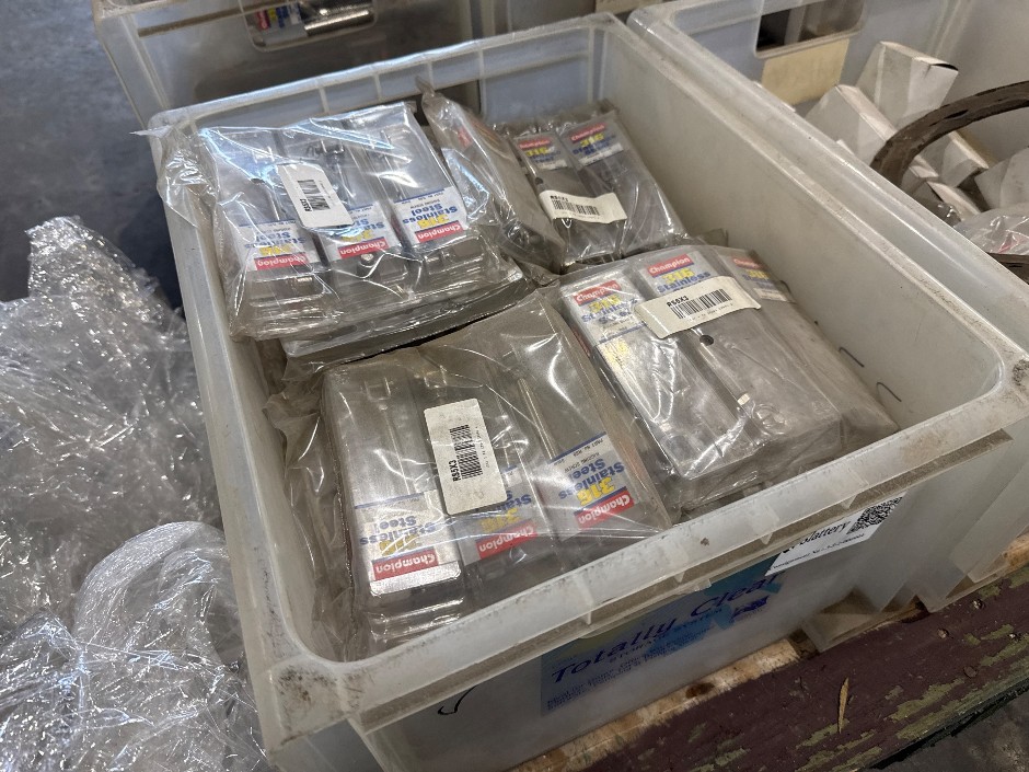 Quantity Of Assorted Champion 316 Rigging Screws