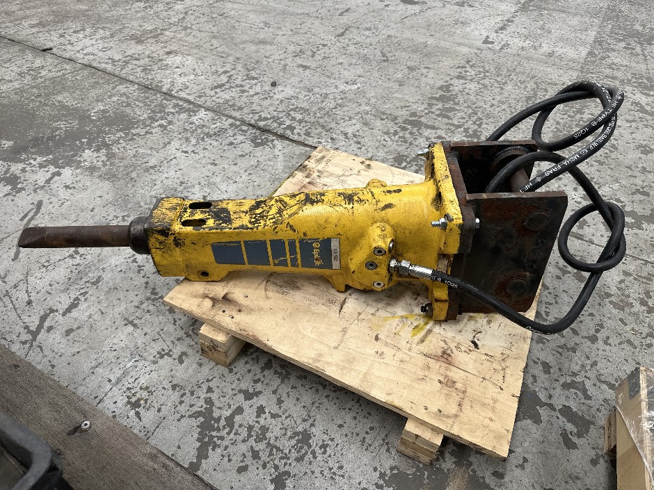 <p>Epiroc SB152 Hydraulic Rock Breaker Hammer – Suit 2–4.5T Excavators</p>