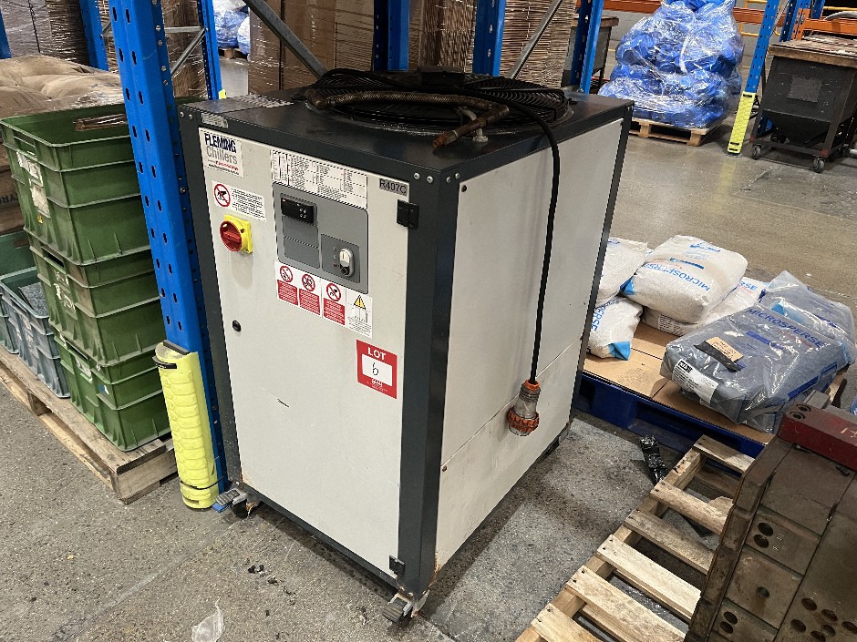 <p>industrial Water Chiller</p>