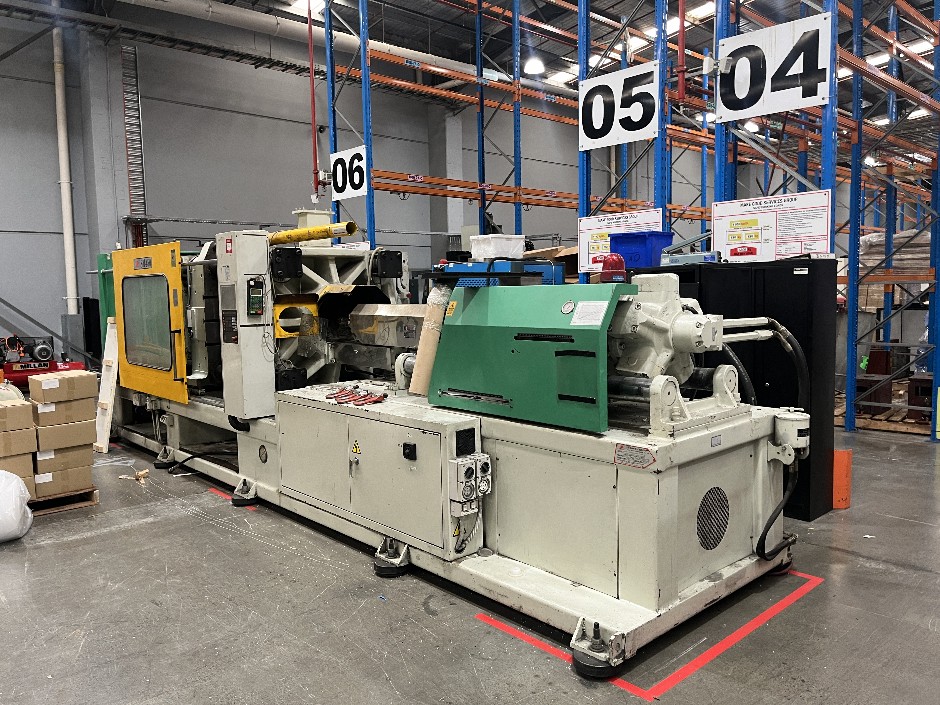 <p>Injection Moulding Machine</p>