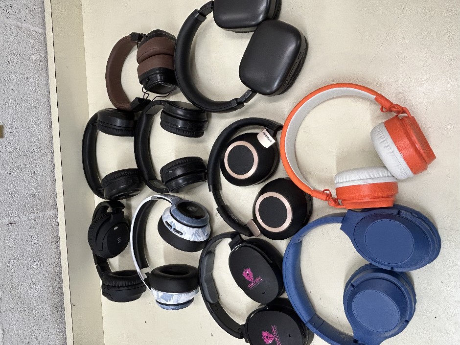 10 x Assorted Wireless Headphones incl Liquid Ears, Sound Teq and more</