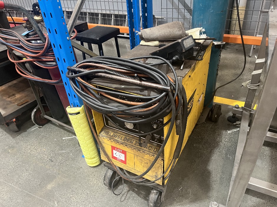 <p>Welder</p>