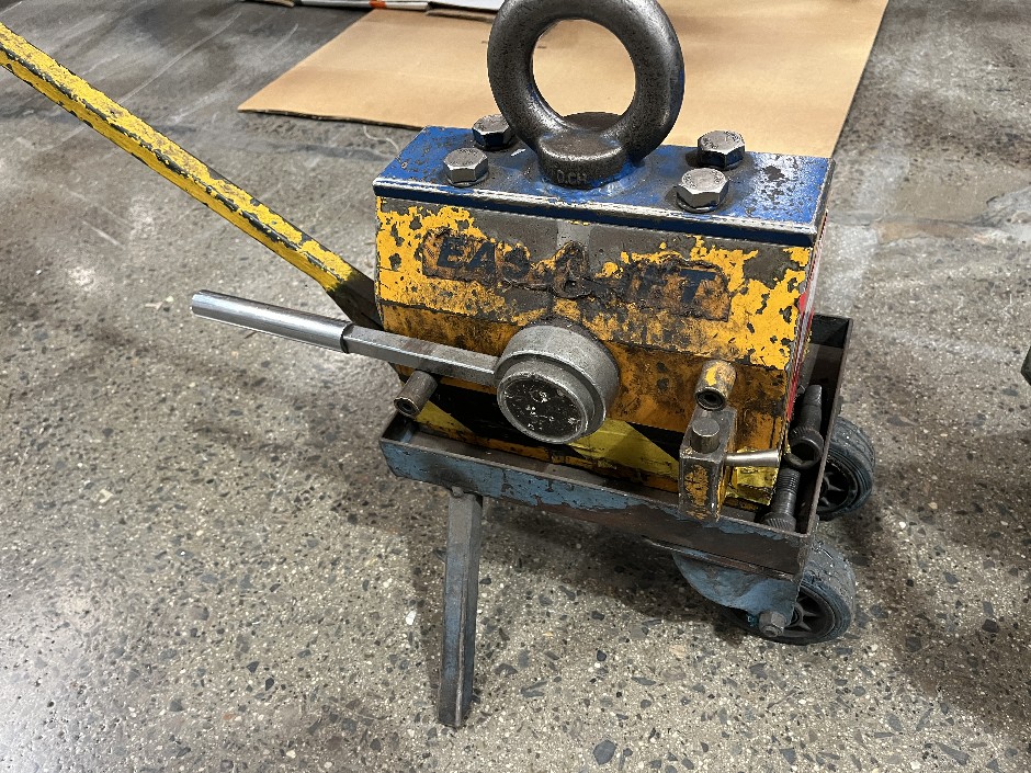 <p>Permanent Magnetic Lifter</p>