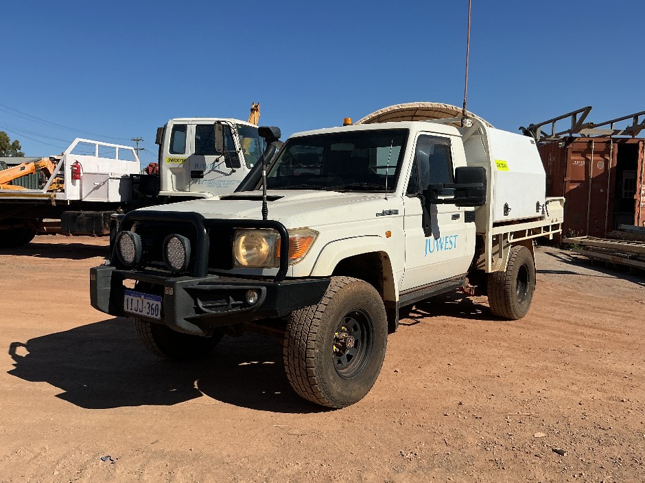 2012 Toyota Landcruiser GX Diesel
