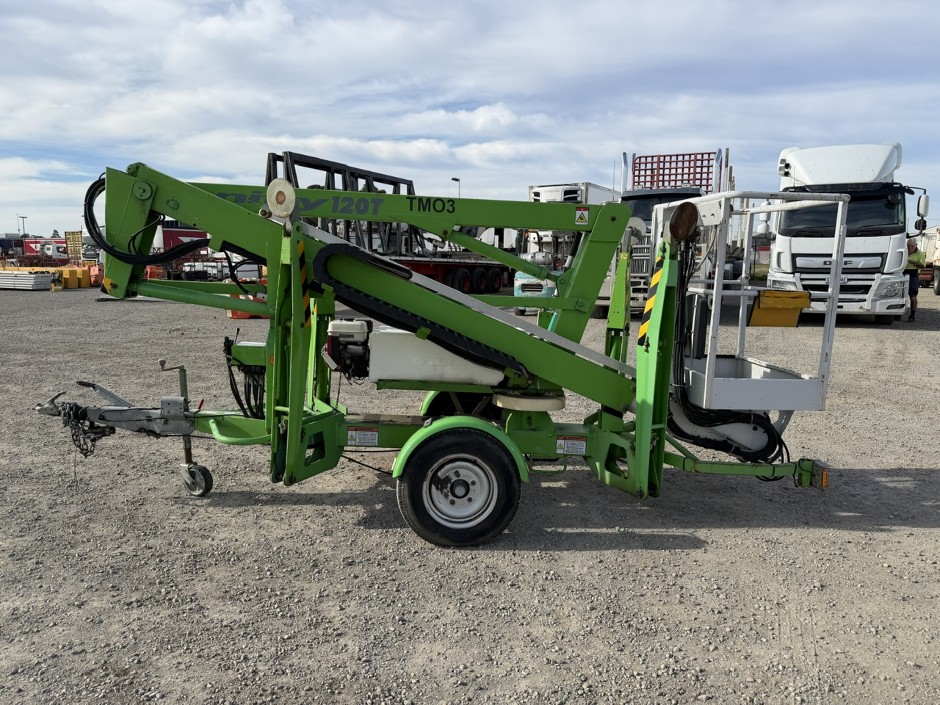 2005 Nifty Knuckle Boom Lift
