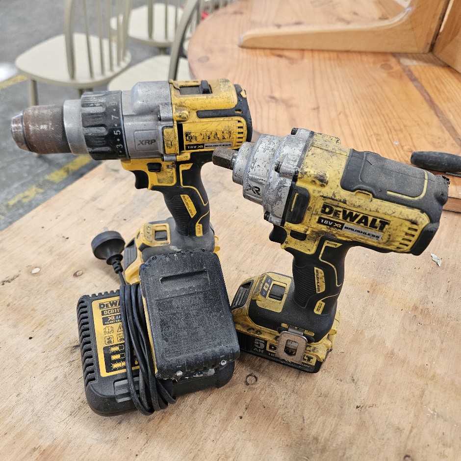 <p>Dewalt Wireless Drill DCD996-XE</p>