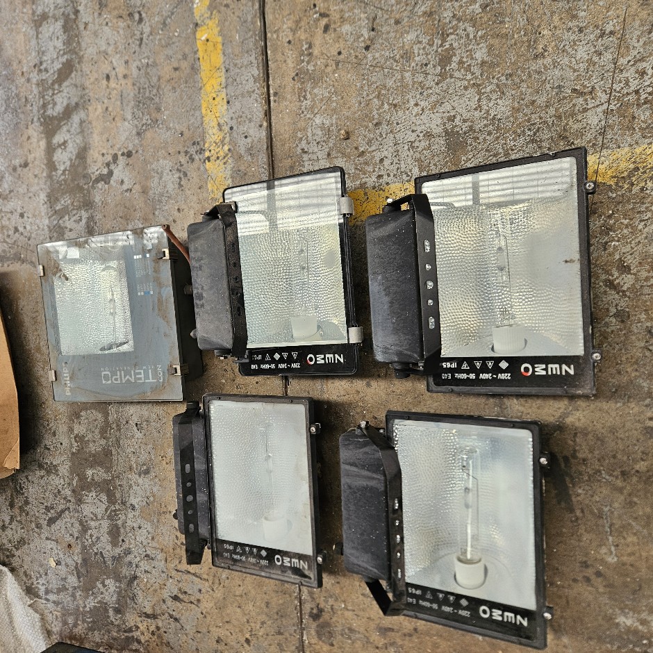 External Halogen Flood Lights