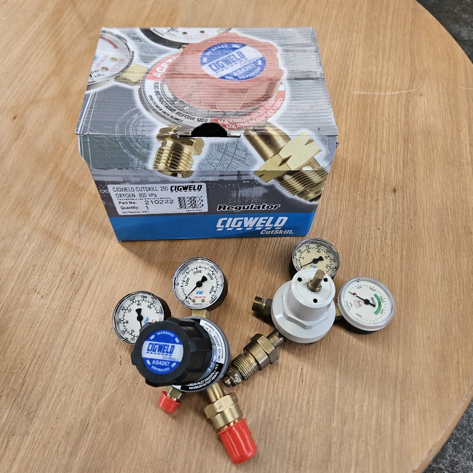 Cigweld Oxygen Vertical Inlet Regulator 1000kPA