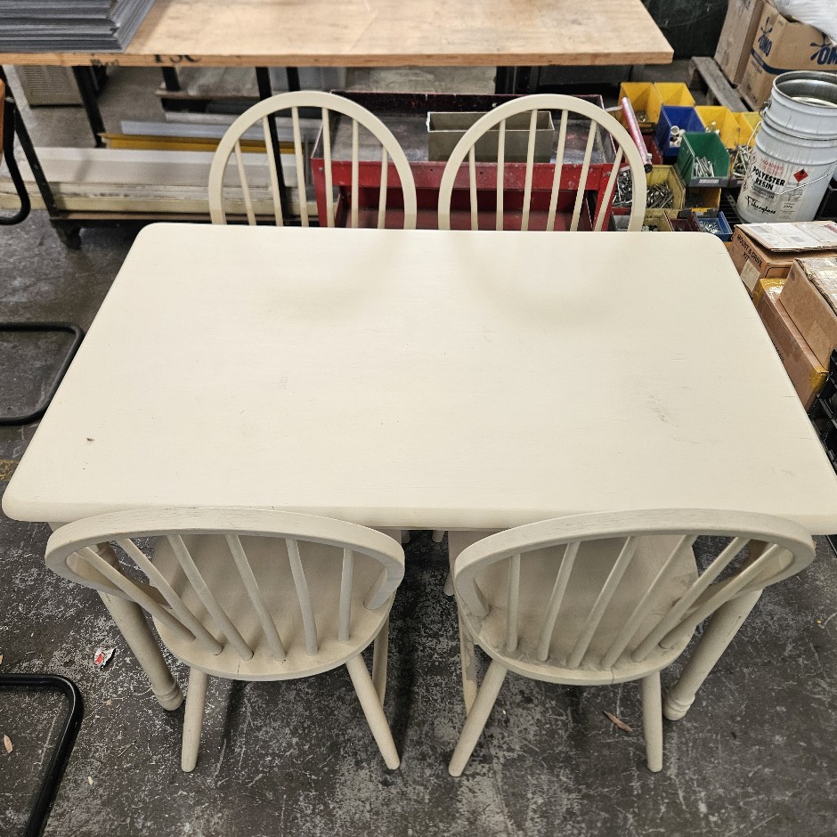 <p>Dining Table complete with 4 dining chairs country style</p>