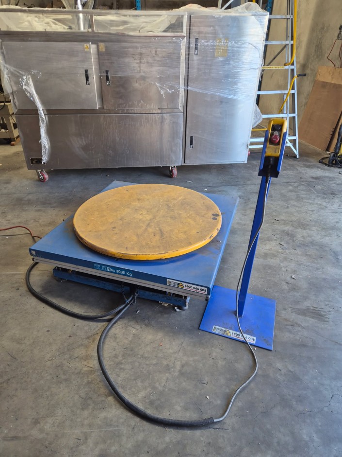 <p>Optimum Handling Solutions Pallet Lifter</p>