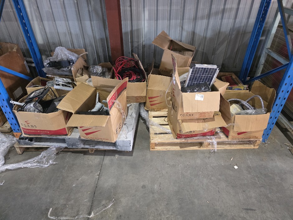 <p>Various Trailer Hardware, U Bolts And More</p>