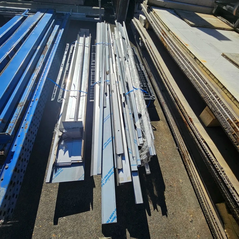 <p>Stainless Steel Capping, angles, etc. Various sizes</p>