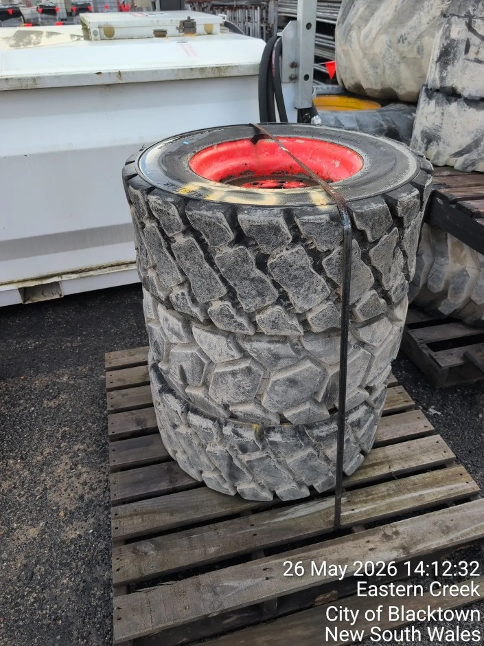 <p>4 x SKID STEER WHEELS & TYRES (Site ID: 220)</p>