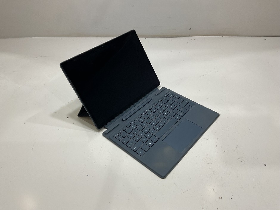 <p>DELL LATITUDE 7350 DETACHABLE</p>