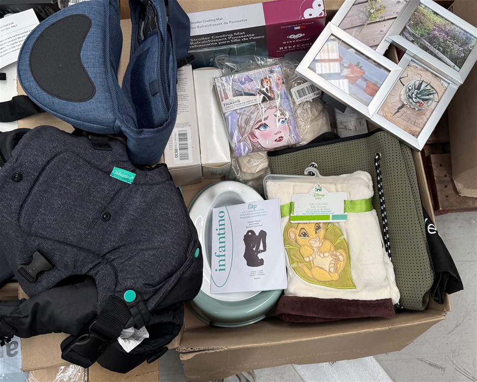 Assorted Box of Baby/Household Items incl: Baby Carrirers, Baby Blankets, P