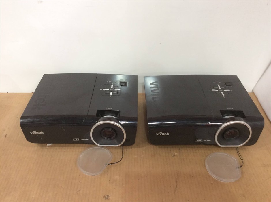 Vivitek D952HD DLP Projector (Lot of 2)