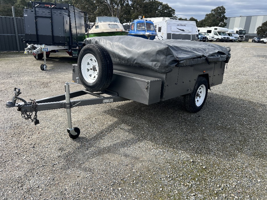 1999 WALK A-Bout 7 x 4 Camper Trailer