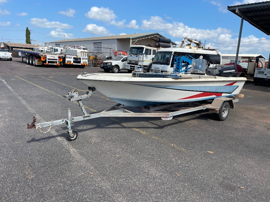 Fiberglass Tiller Steer Boat Evinrude 40hp