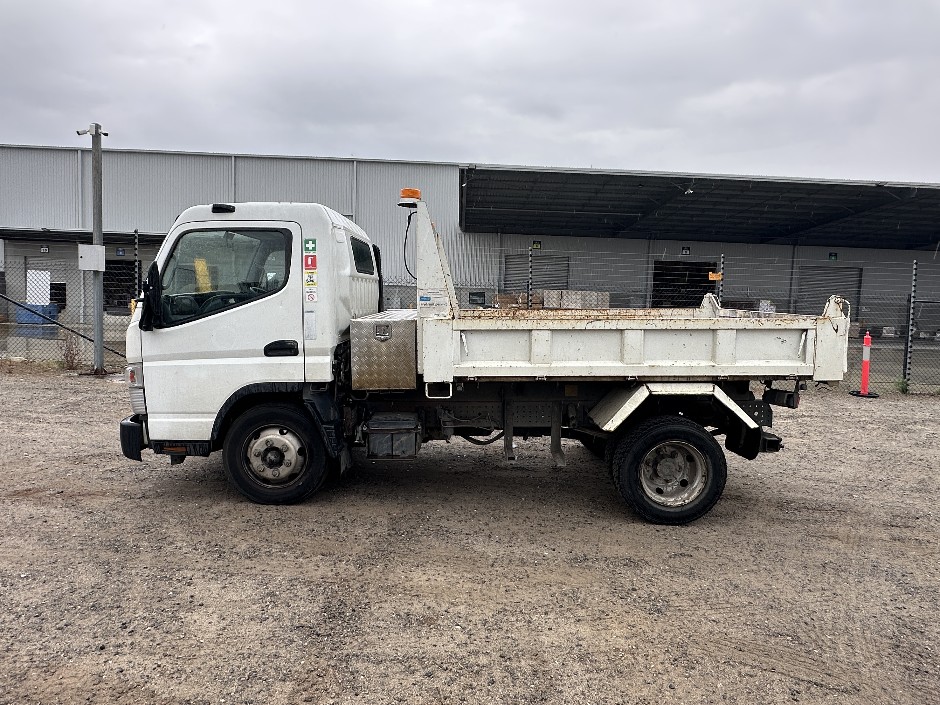 2014 Mitsubishi Fuso Canter 7/800 4x2 Tipper