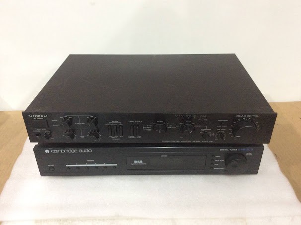 Cambridge Audio DAB300 Digital Tuner&Kenwood Basic C2 Stereo Control