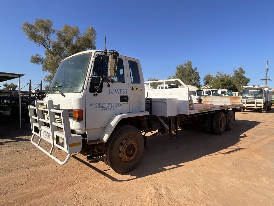 Circa 1994 Isuzu FVR13QTA   6x4 Tilt Tray