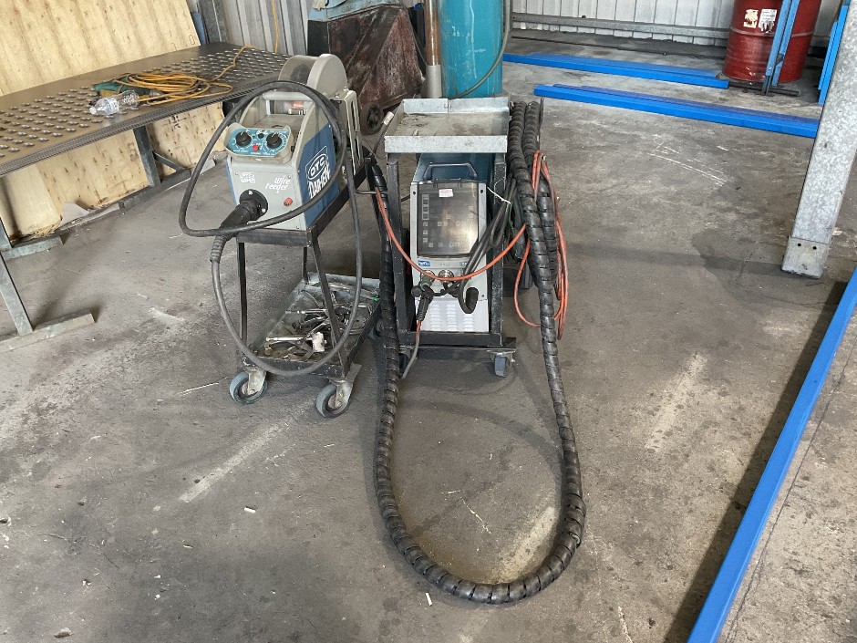 OTC Daihen DP-400 Mobile Welding Machine
