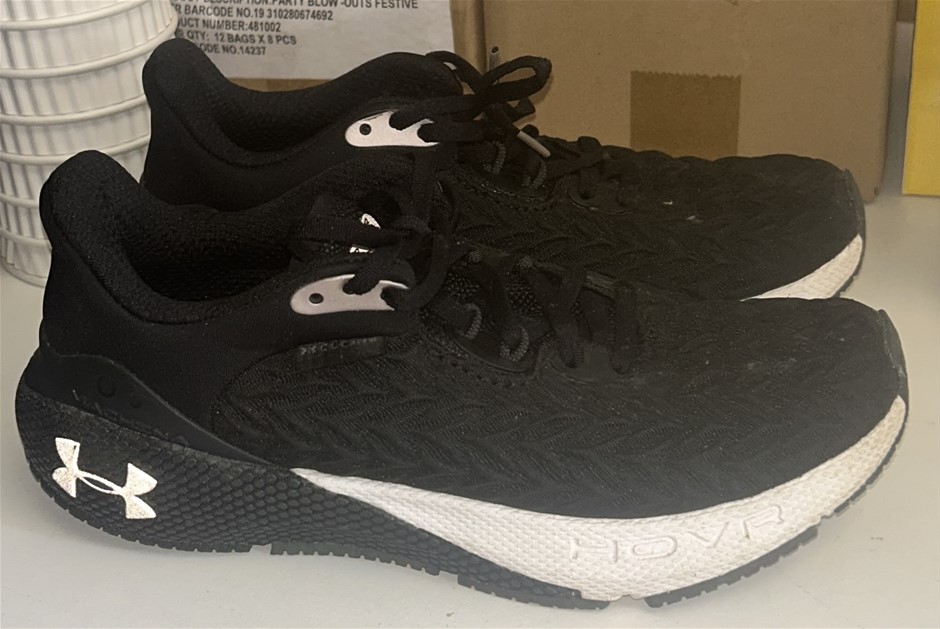 Men's Under Armour Sport Shoes (Size: US 7, UK  4.5)