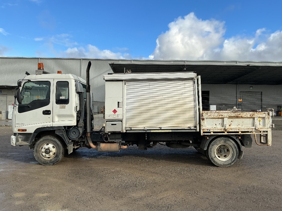2007 Isuzu FRR 500 4x2 Service & Tipper Truck
