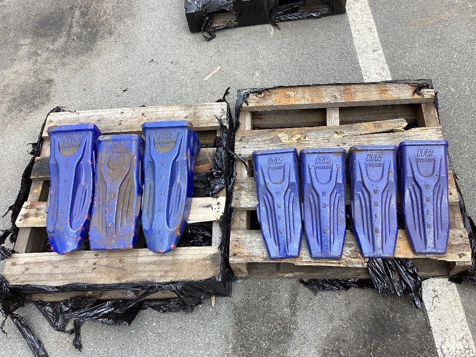 Earthmoving Machinery Attachment Parts x 2 Small Pallets