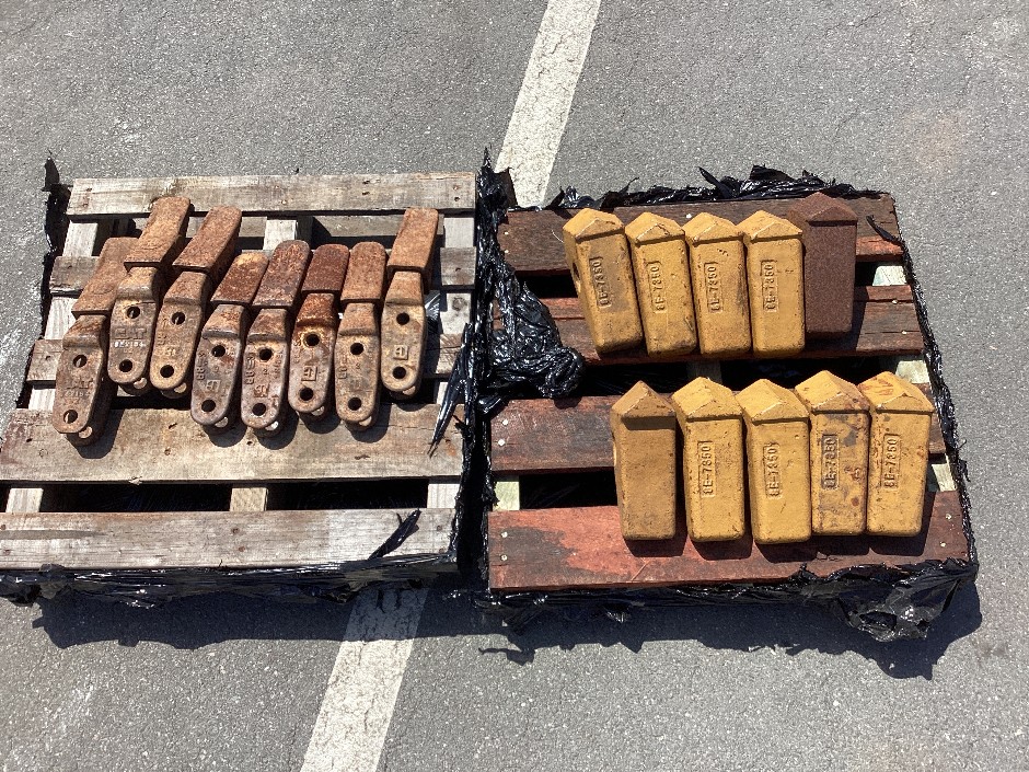 Earthmoving Machinery Attachment Parts x 2 Small Pallets