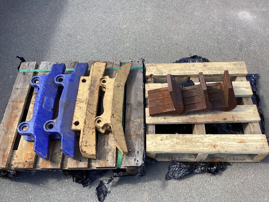 Earthmoving Machinery Attachment Parts x 2 Small Pallets