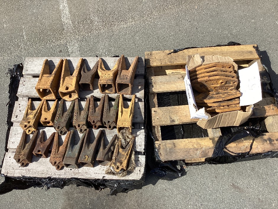 Earthmoving Machinery Attachment Parts x 2 Small Pallets
