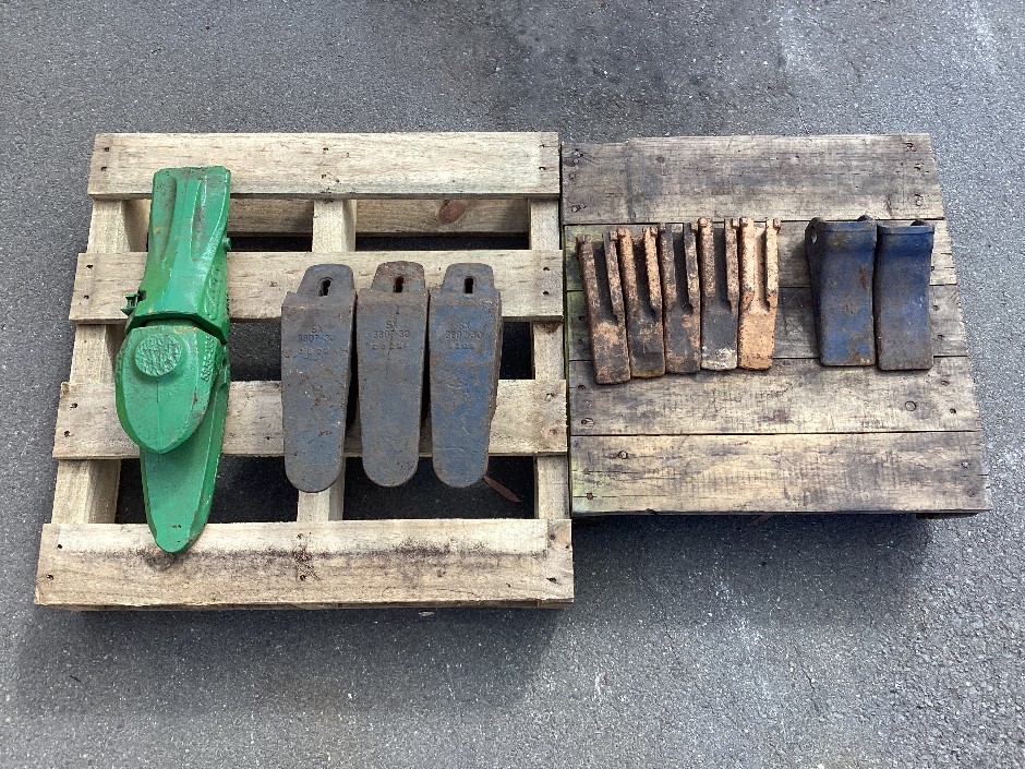 Earthmoving Machinery Attachment Parts x 2 Small Pallets