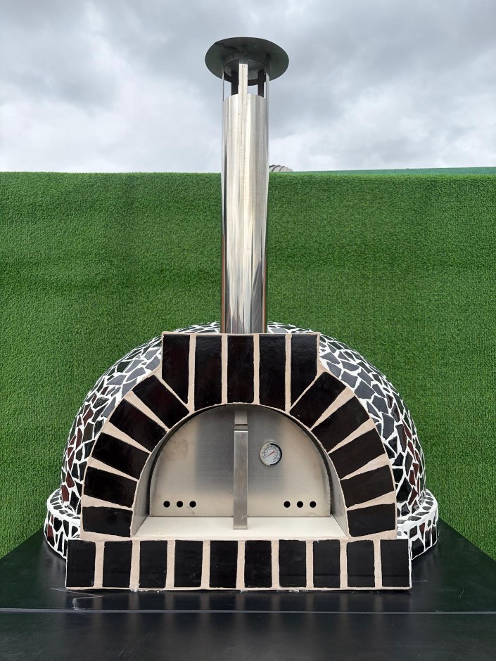 Premium Wood Fired Pizza Oven With Stand (2026 Unused)