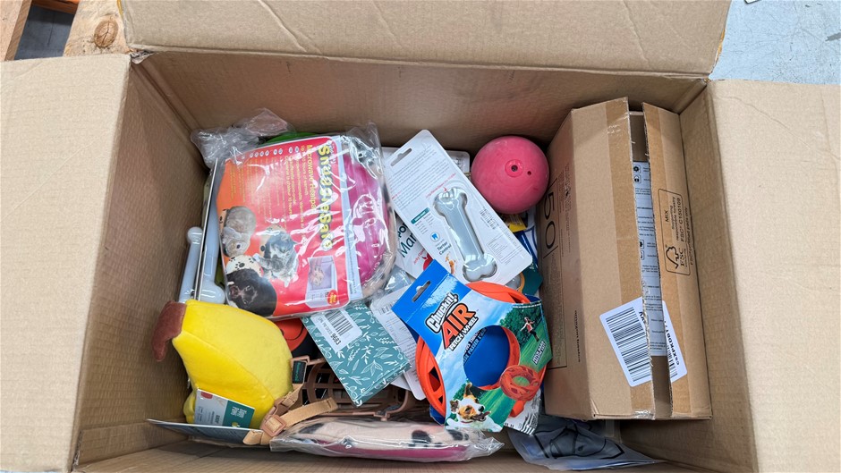 Assorted Box of Pet Items. NB: Items may not be in original packaging and m