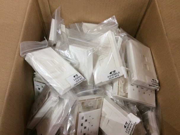 TE Connectivity 1-Port White Shuttered Faceplates – Lot of 75